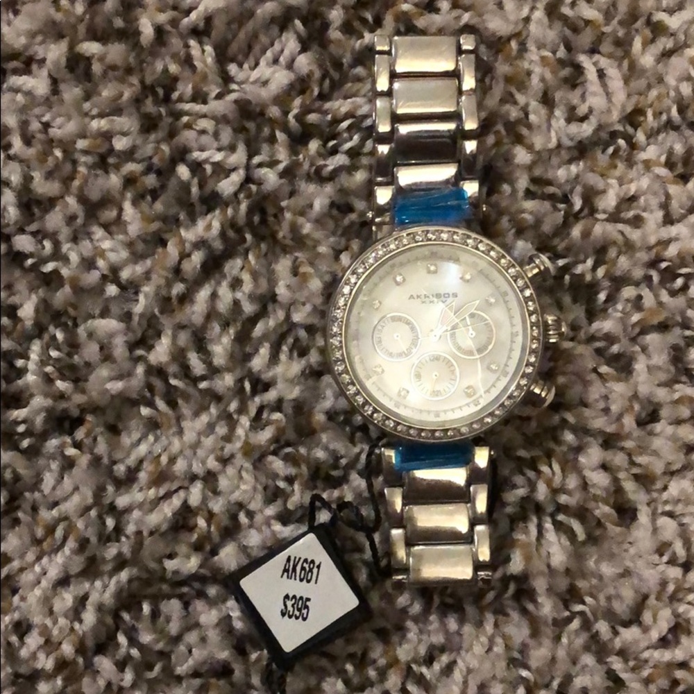 Akribos AK681 watch